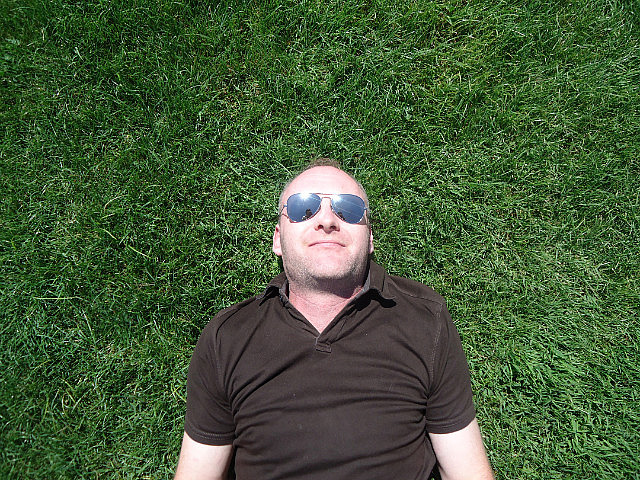 1.1328792125.green-grass