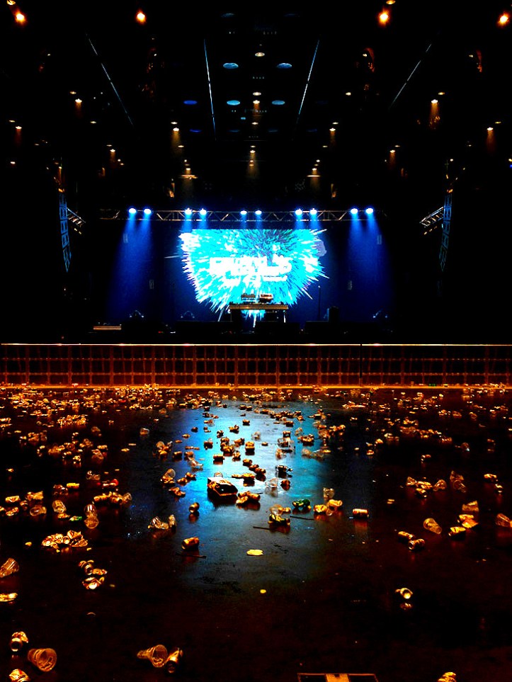 A sea of dead gulls (Gull beer that is)